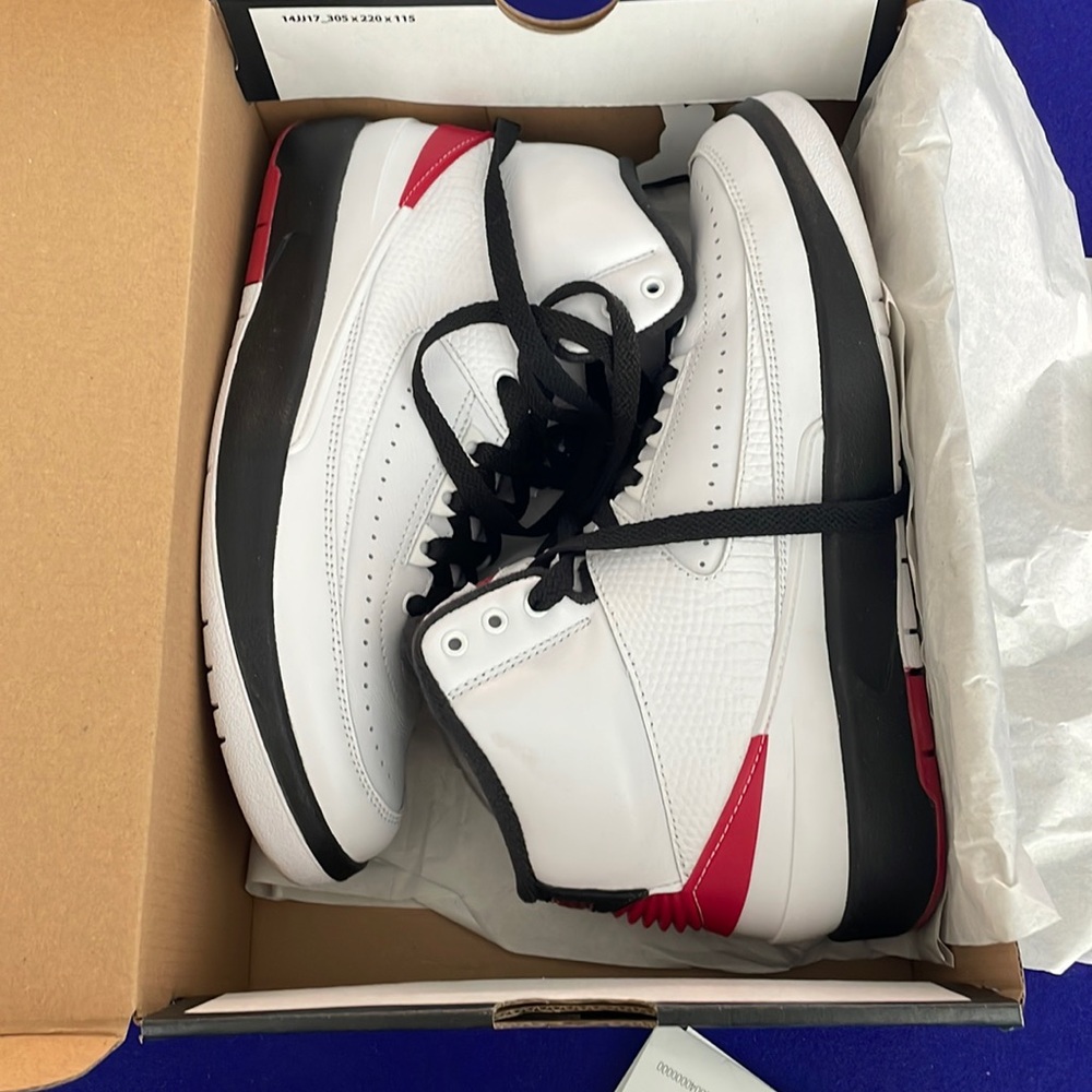 ***bran new** never worn air Jordan 2 retro original receipt $150